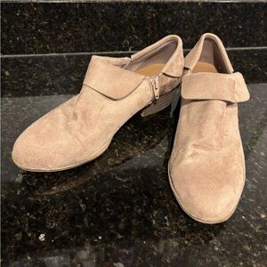 American Eagle Suede Booties 9.5W